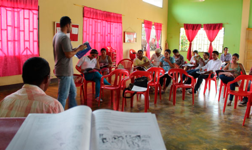 Quase 300 pessoas já se converteram por meio do projeto do pastor Medardo. (Foto: Portas Abertas).