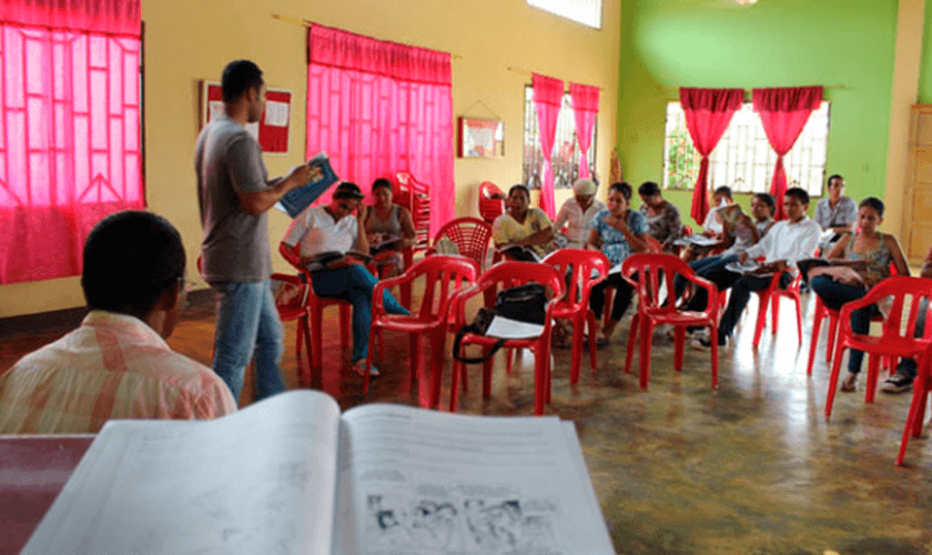 Quase 300 pessoas já se converteram por meio do projeto do pastor Medardo. (Foto: Portas Abertas).