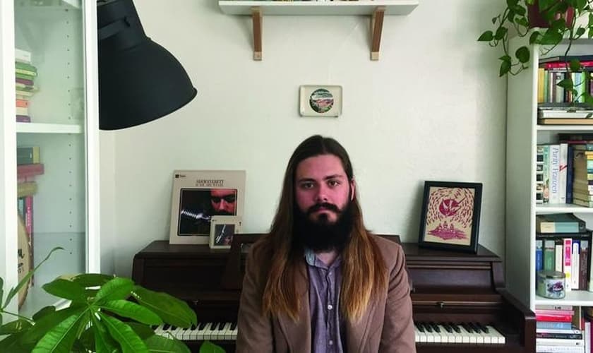 Adam Everett toca música gospel nos bares para alcançar o público que não vai à igreja. (Foto: Kiya Schafer)