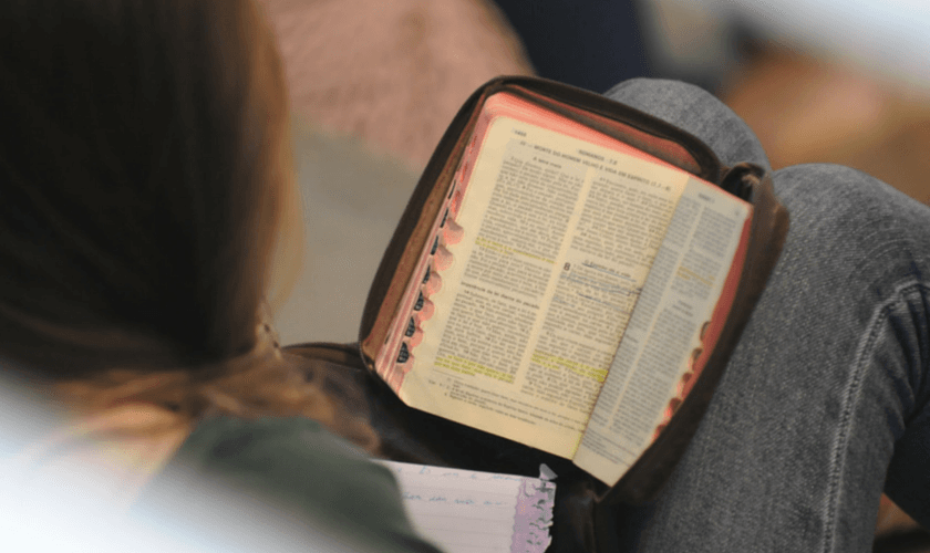 Leitura bíblica. (Foto: Getty)