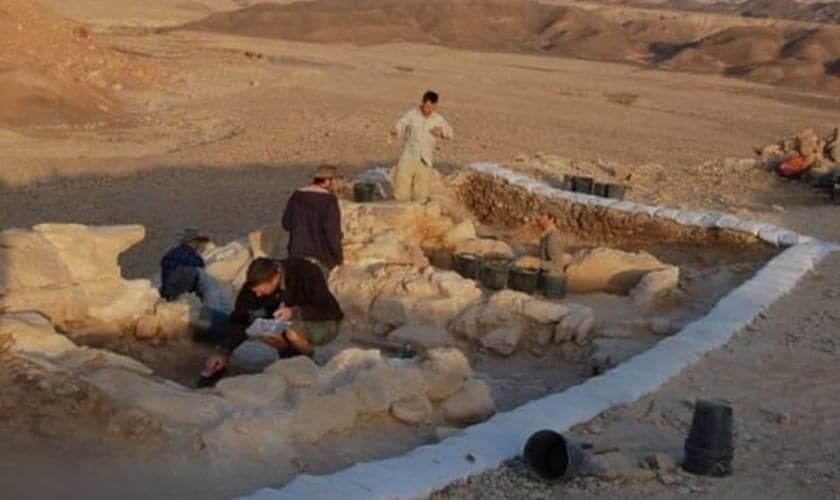 Arqueólogos descobrem provas da batalha em que Davi lutou próximo às minas de cobre de Timna. (Foto: IAA)