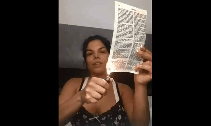 Day McCarthy continua protagonizando polêmicas nas redes sociais. (Foto: Reprodução).