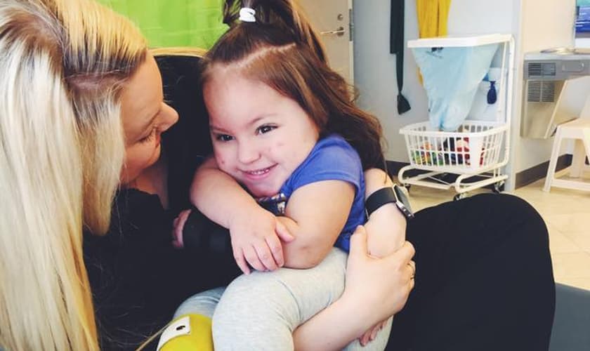 Sarah Rodriguez enfrentou um grande desafio com sua filha, Ellis. (Foto: Reprodução/Facebook)