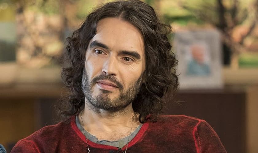 Russell Brand é ator e escritor. (Foto: The Net Worth Portal)
