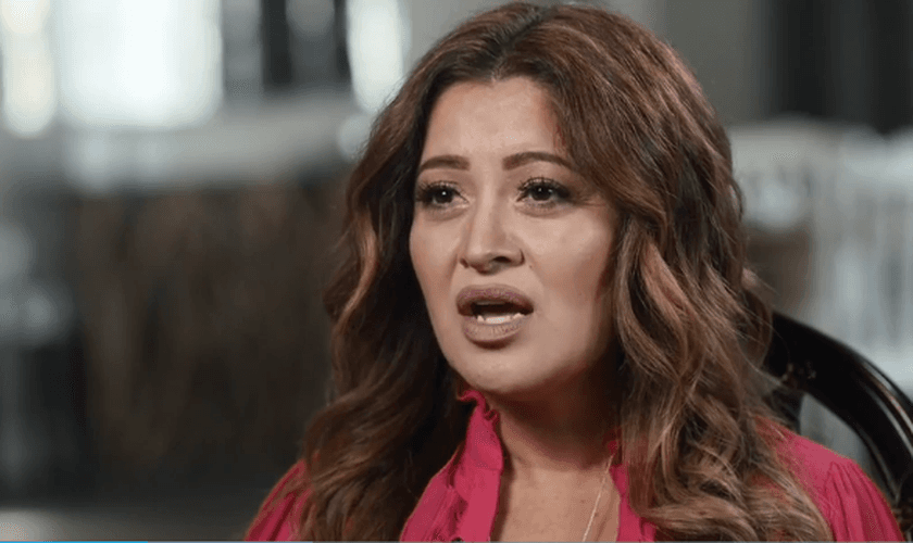 A mãe de Isela introduziu a introduziu no mundo do ocultismo logo cedo. (Foto: Reprodução).