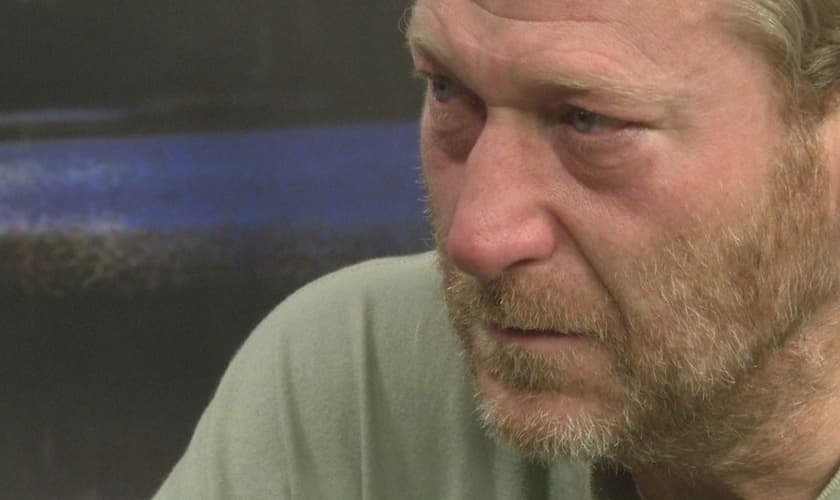 Brian Hawkins se entregou à polícia para confessar um assassinato cometido há 25 anos. (Foto: Reprodução/KRCR)