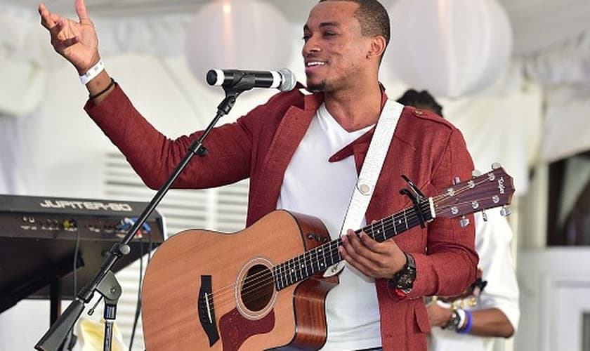 Jonathan McReynolds é cantor cristão e tem se empenhado em estimular as igrejas a debaterem sobre questões 'delicadas', mas relevantes. (Foto: Pinterest)