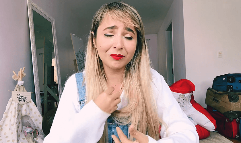 Fabiola Melo afirma que é preciso pedir ajuda, pois traumas assim podem trazer complicações emocionais. (Foto: Reprodução).