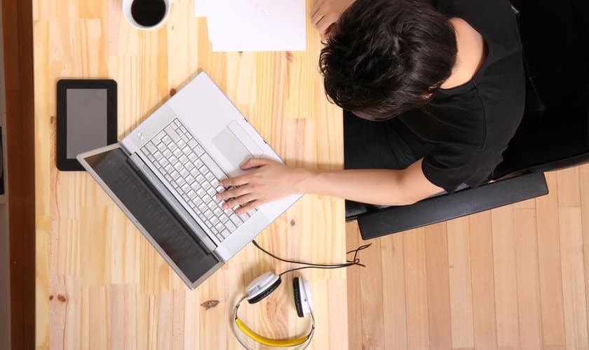 É possível aprender um novo idioma com algumas dicas, mesmo estando no Brasil. (Foto: Reprodução)