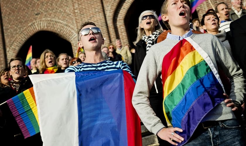 Uma pesquisa realizada nos EUA mostra uma queda de apoio das pessoas aos comportamentos homossexuais. (Foto: AFP).