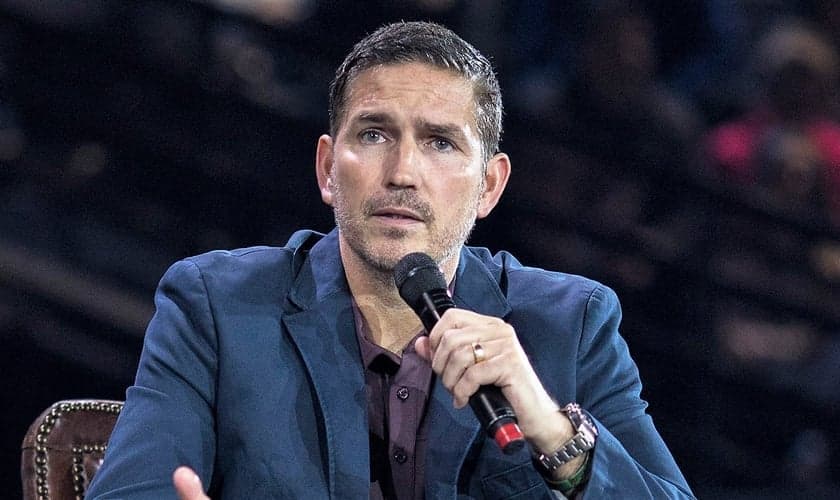 Jim Caviezel atuou como Jesus Cristo no filme que até hoje é visto por milhões de pessoas todos os anos. (Foto: Liberty University)