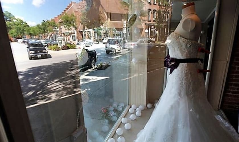 A loja 'WW Bridal' fechará sua portas, devido à aprovação de uma nova lei que favorece o movimento LGBT em seu município. (Foto: Reuters / Mike Segar)