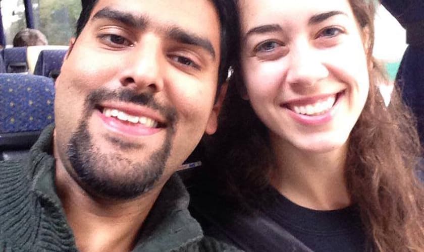 Michelle ao lado de seu marido, o falecido Nabeel Qureshi. (Foto: Reprodução/Facebook)