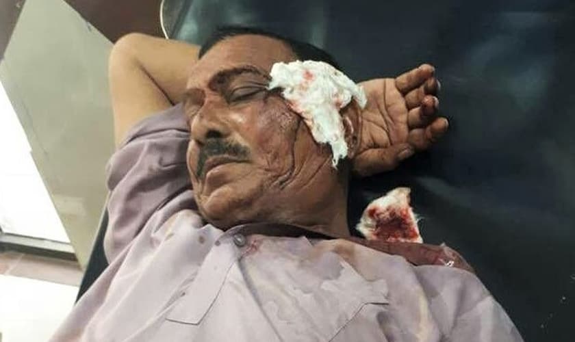 Além dos tijolos, mais de 15 muçulmanos usaram armas de fogo contra os fiéis. (Foto: Morning Star News).