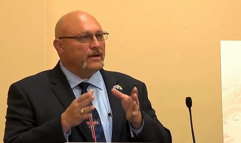 Pastor Frank Pomeroy lidera a Igreja Batista de Sutherland Springs, no Texas. (Imagem: Youtube)