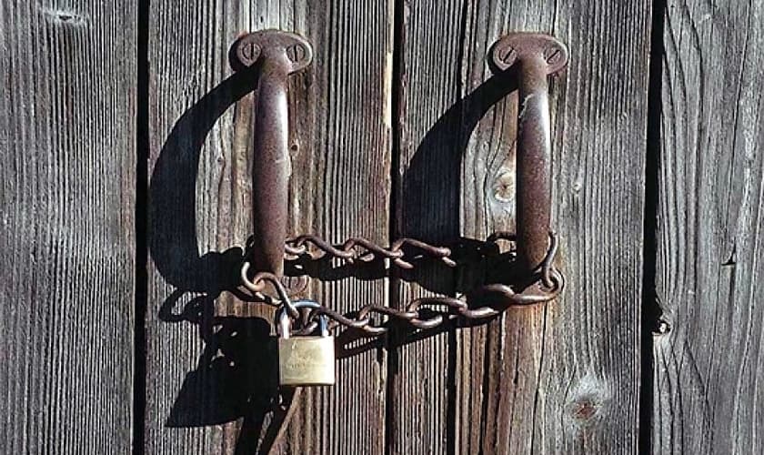 Igreja de portas fechadas. (Foto: Getty)