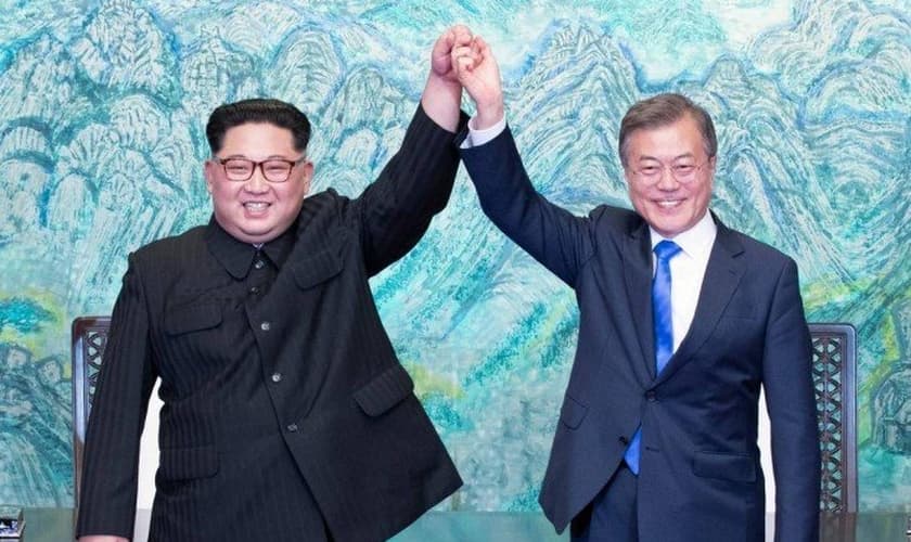 Os líderes da Coreia do Norte e Coreia do Sul, Kim Jong-un e Moon Jae-in. (Foto: Korea Summit Press Pool/AFP)