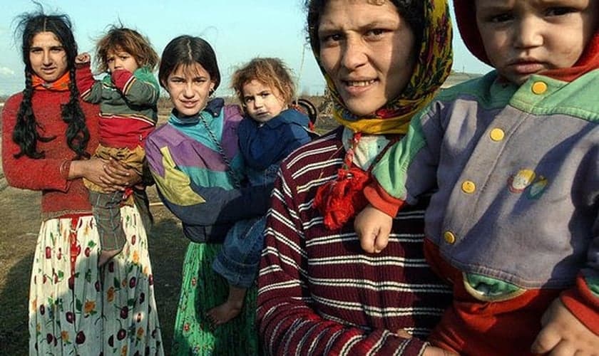 Tratados como “trapaceiros” e “vagabundos”, os ciganos sofreram intensa difamação. (Foto: Reprodução).