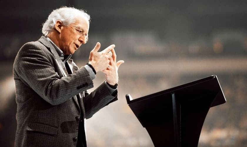 John Piper afirma que é preciso lembrar aos novos crentes que as comunidades da igreja são imperfeitas. (Foto: Reprodução).