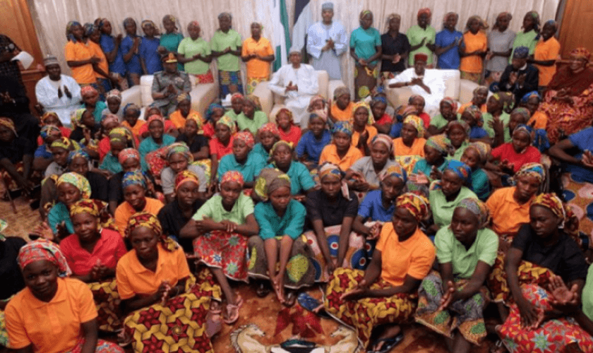 Comida e água eram oferecidas se as mulheres concordassem com o sexo. (Foto: Reprodução).