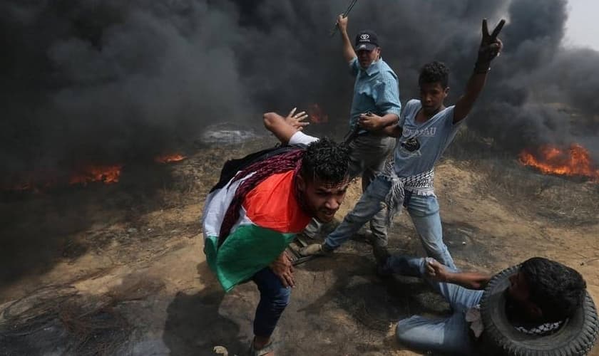 No total, já foram mais de 350 incêndios provocados nos últimos dois meses. (Foto: The Independent)