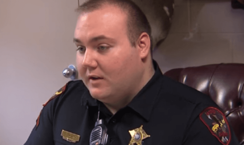 Cody Downs disse que quando chegou na cena do incêndio, decidiu que só sairia dali após resgatar a criança. (Foto: Reprodução).