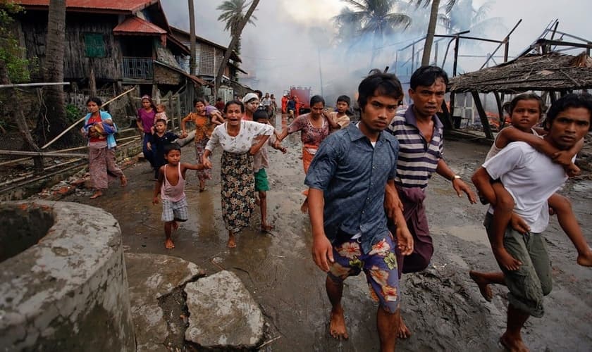 Milhares de cristãos já foram mortos e mulheres - até mesmo as grávidas - têm sido estupradas no povoado cristão de Kachin. (Foto: Accredited Times)