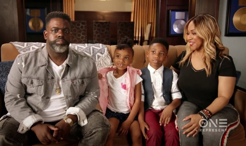 Conhecida por integrar o duo gospel Mary Mary, Erica espera impactar a vida de outros casais que passam pela mesma situação. (Foto: Reprodução).