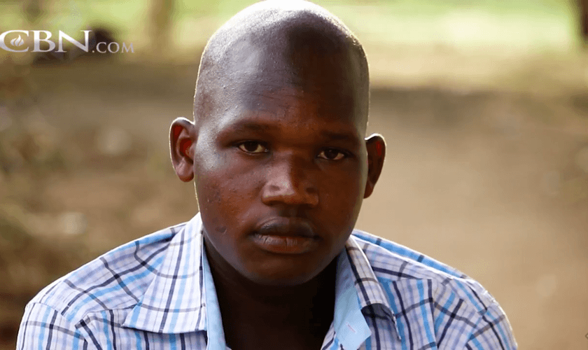 Jonah teve sua vida transformada quando descobriu que Jesus o ama. (Foto: Reprodução).