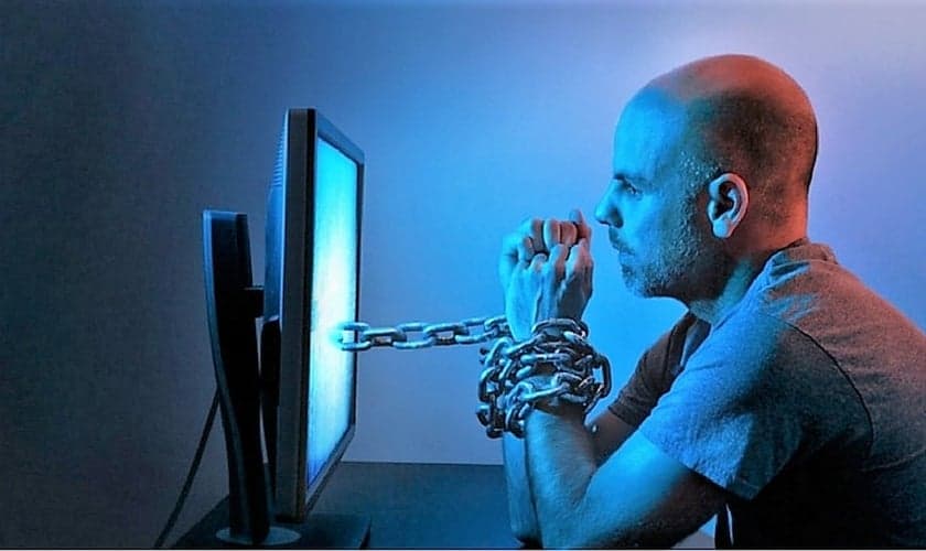 Pornografia se torna um vício e distorce conceitos de relacionamentos, segundo estudo. (Foto: muraselon.com)