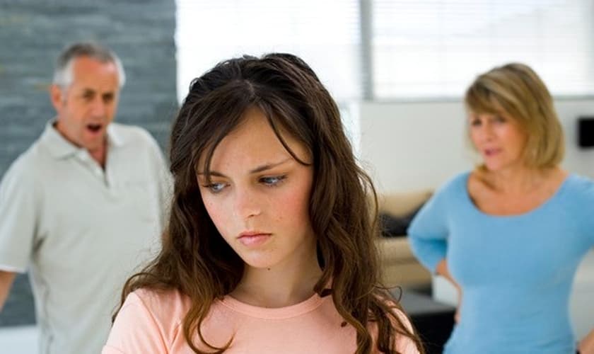 Alguns pais não conseguem enxergar o mundo dos filhos. (Foto: Getty)