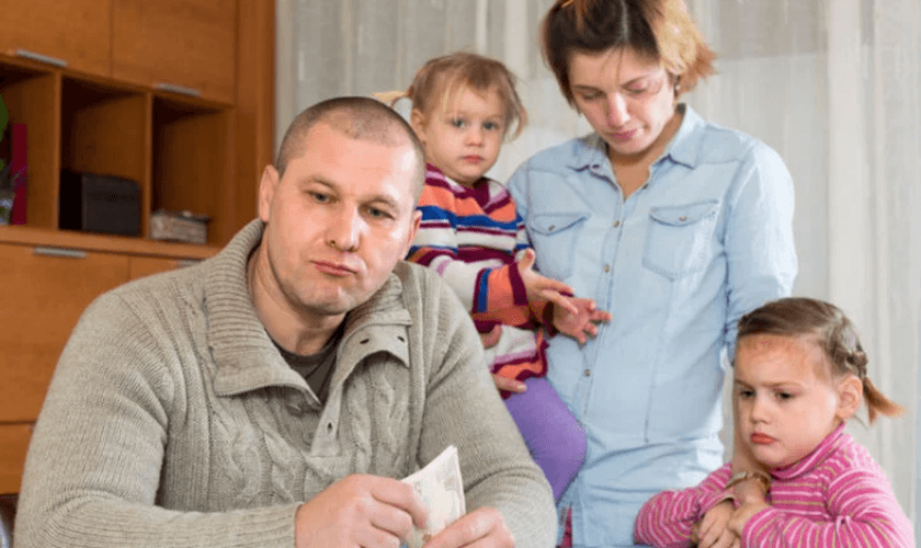 O pastor Marlon Lopes diz que devemos ser prudentes para com as finanças. (Foto: Shutterstock).