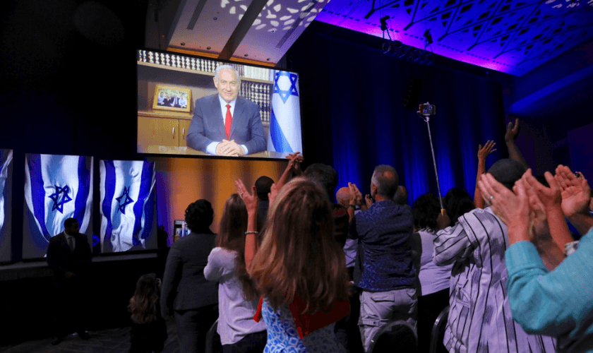 Benjamin Netanyahu em discurso televisionado na conferência Cristãos Unidos por Israel, em Washington. (Foto: Twitter)