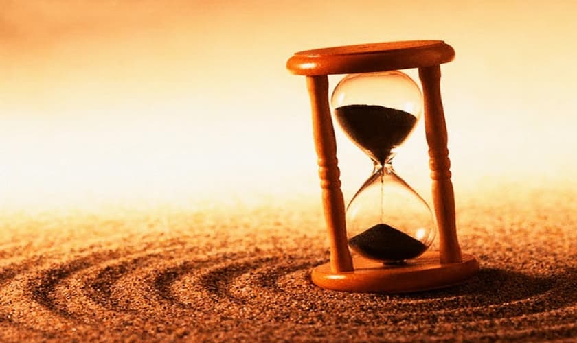O tempo passa, ora lentamente, ora assustadoramente rápido demais. (Foto: Getty)