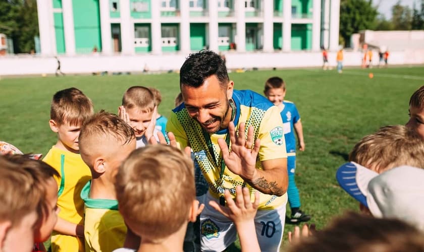 Os atletas testemunharam sobre o impacto de Cristo em suas vidas na Ucrânia. (Foto: JMM)