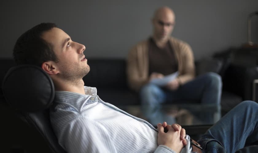 O estudo afirma que as terapias para mudança de orientação sexual tem melhorado a saúde mental dos participantes. (Foto: Reprodução)