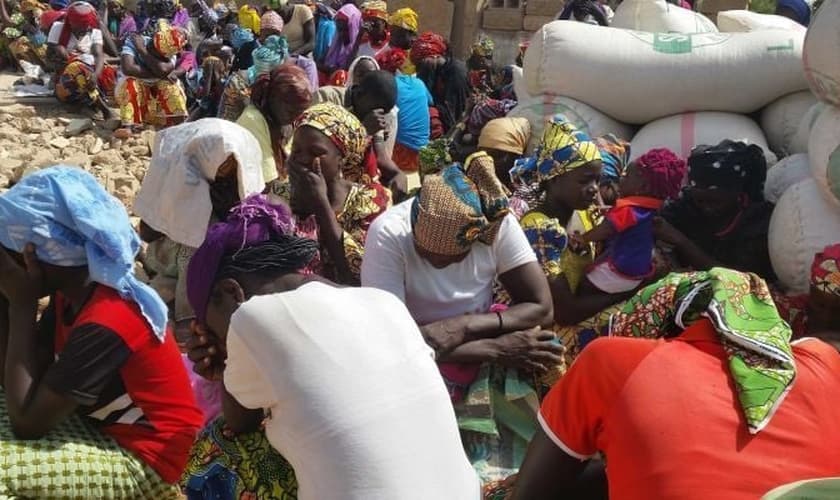 O ataque do Boko Haram fez com que os moradores abandonassem suas casas e pertences. (Foto: Reprodução)