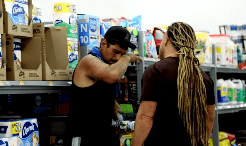 Todd White estava em um supermercado quando se deparou com um homem que achava não ter mais saída para seus problemas. (Foto: Reprodução).