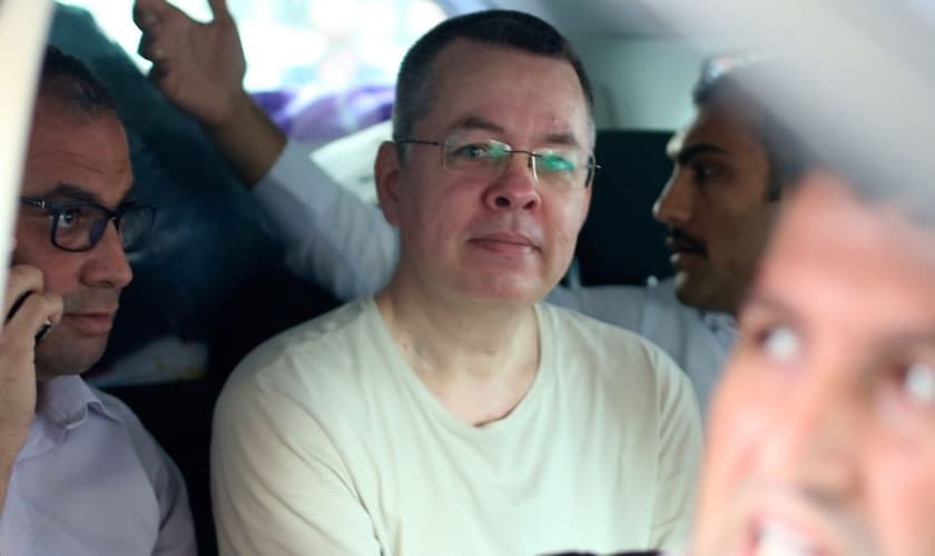 Pastor Andrew Brunson está sendo mantido em prisão domiciliar na Turquia, devido a falsas acusações de "terrorismo". (Foto: Reuters)