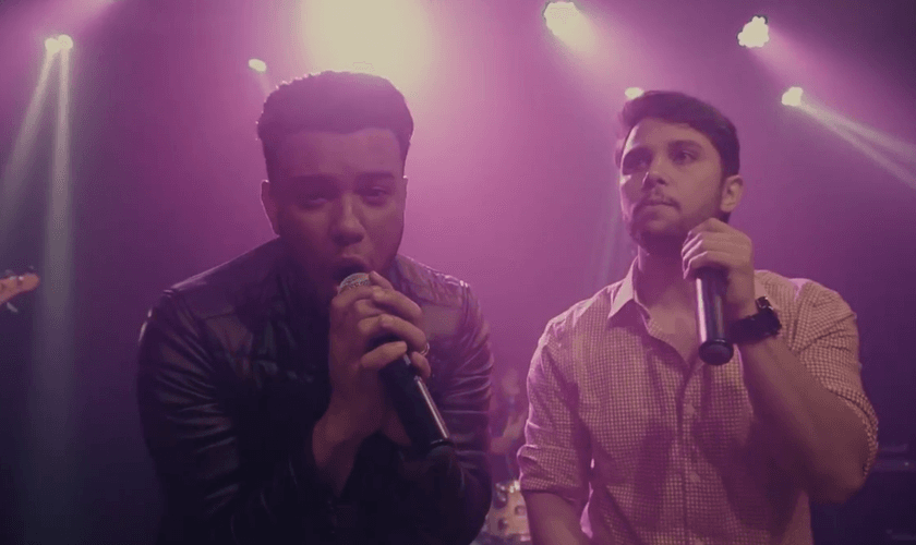 O cantor repetiu a parceria com o produtor musical Amós Oliveira. (Foto: Reprodução).