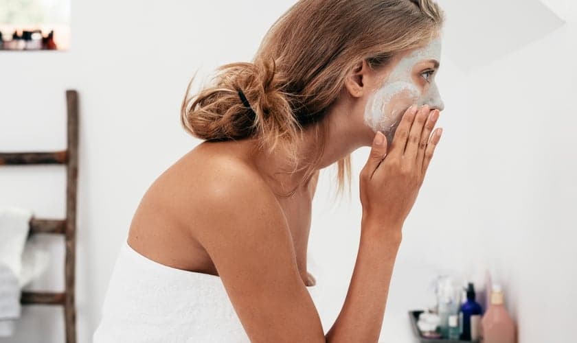 Aprenda por onde começar a cuidar da pele em sua rotina de beleza. (Foto: iStock/Thinkstock)