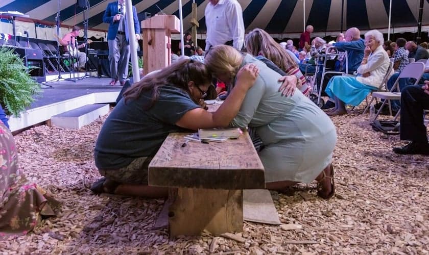 Cristãos já estão há mais de 5 meses se reunindo em tenda para orar e adorar a Deus, em Chuckey, Tennessee - EUA. (Foto: Greenville Awakening)