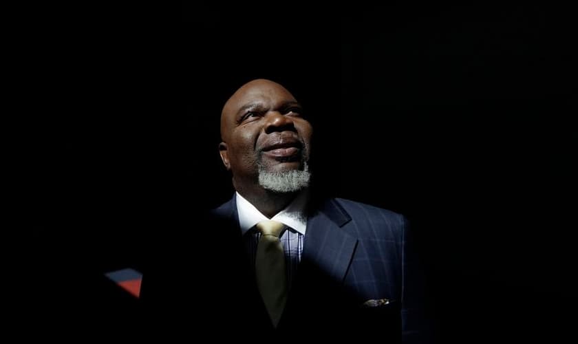 Bispo T.D. Jakes é fundador da megaigreja The Potter's House Church em Dallas. (Foto: AP Photo/LM Otero)
