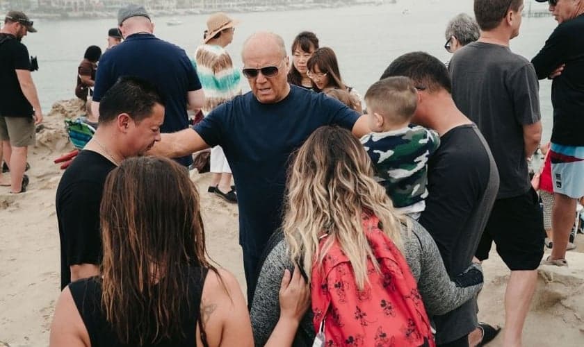 Greg Laurie afirmou que para se ter um novo avivamento é preciso fazer ações como em outros avivamentos. (Foto: Harvest)