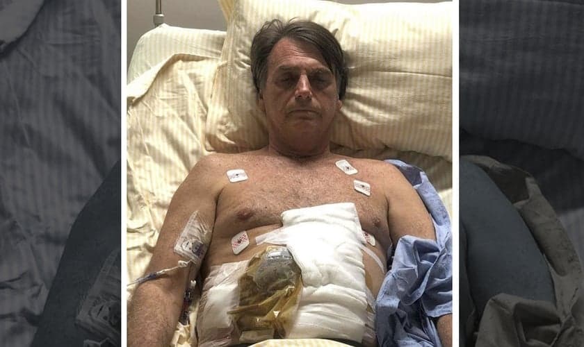 O candidato Jair Bolsonaro foi submetido a uma cirurgia de emergência no intestino. (Foto: Reprodução)