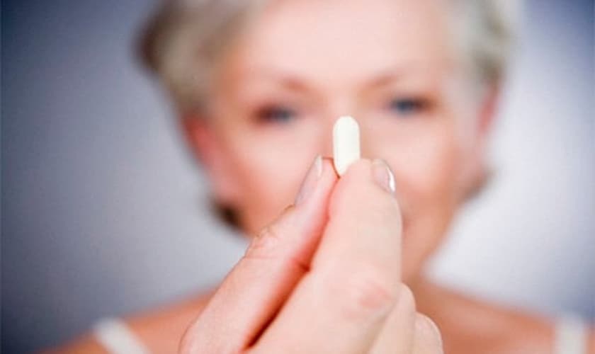 A reposição de hormônios não é exclusiva para o período da menopausa. (Foto: Reprodução)