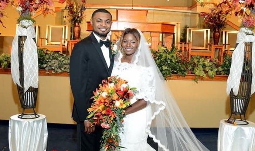 Ronald e Fetima se apaixonaram e se casaram, após uma forte identificação entre suas histórias. (Foto: God Reports)