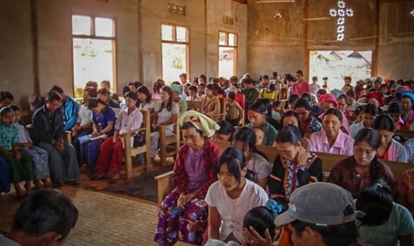 Pelo menos 60 igrejas foram destruídas em Mianmar, nos últimos 18 meses. (Foto: Christian Aid Mission)