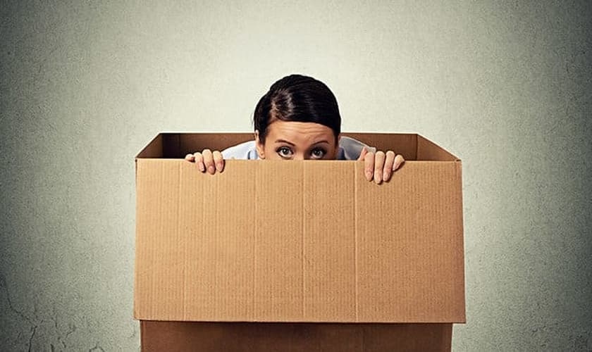 Deixar de assumir uma postura contra a banalização da ciência psicológica no Brasil é também contribuir com a destruição do próprio trabalho(Imagem: Gloove)