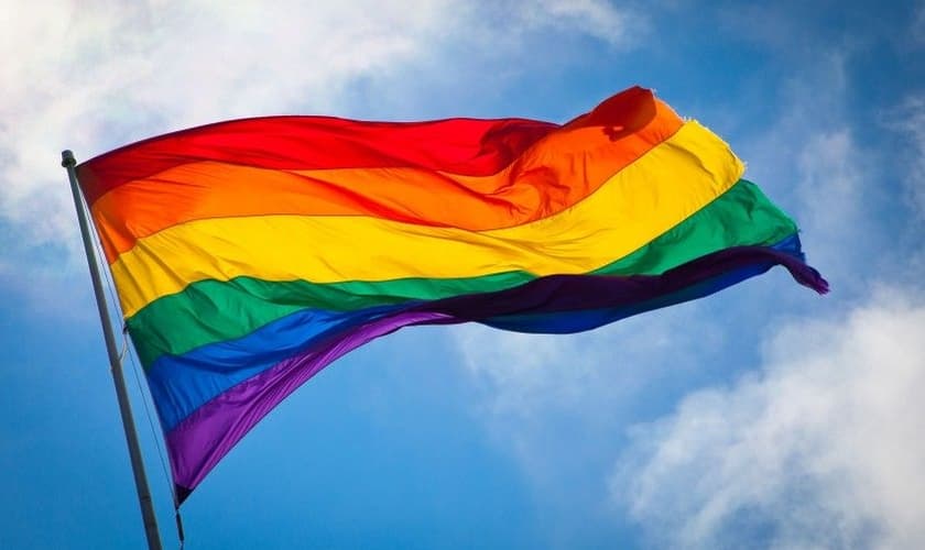 John MacArthur explica que o cristão deve ter compromisso com as Escrituras em relação ao homossexual. (Foto: Reprodução)